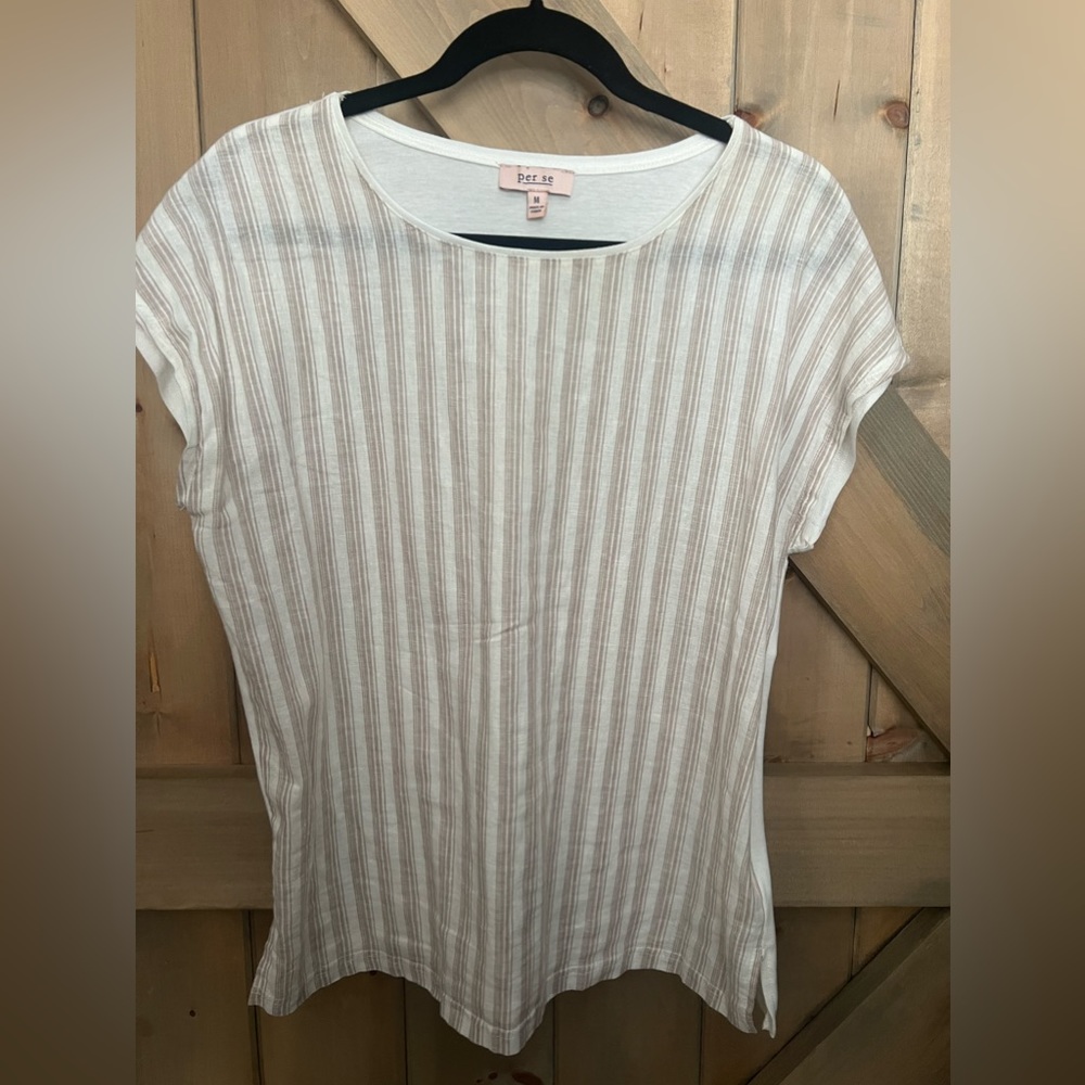 Perse short sleeve linen blend top in size medium.
